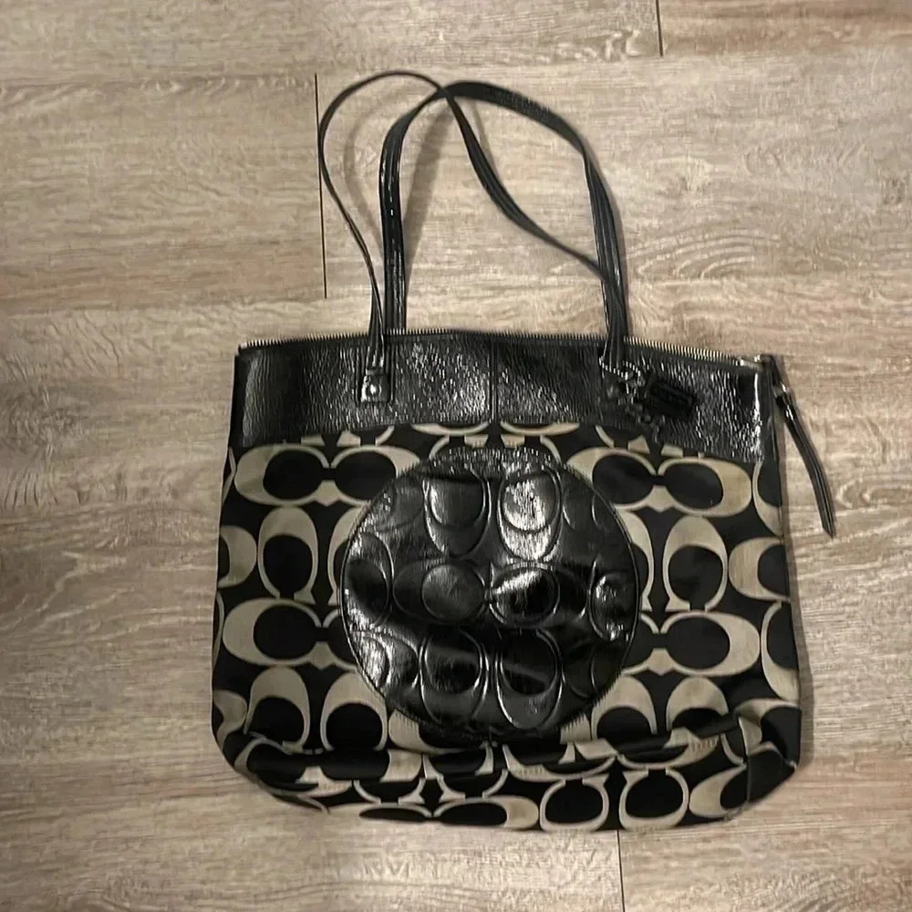 COACH Black Signature Canvas Patent Laura Tote Handbag Purse Y2K